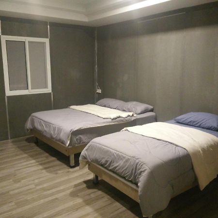 X Kingdom Guest House Чиангмай Экстерьер фото